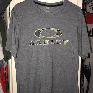 Oakley short sleeve shirt (dry fit)